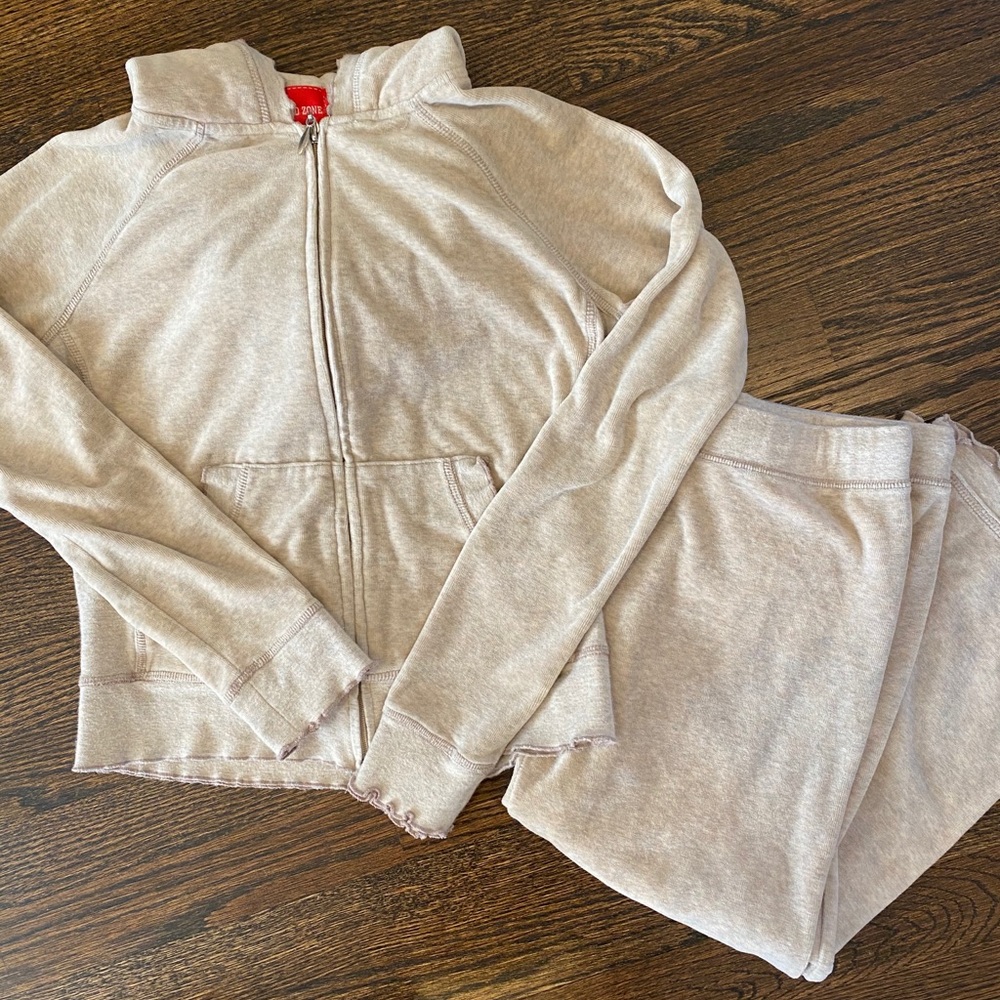 Red Zone Cozy Zip Up Hoodie & Pants Set Size Small